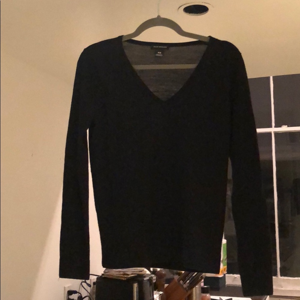 Club Monaco 100% wool v neck sweater